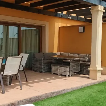 Beautiful, Spacious Villa, Heated Pool, Sleeps Eight, With Quality Furnishings Villa
