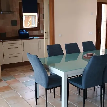 Beautiful, Spacious Villa, Heated Pool, Sleeps Eight, With Quality Furnishings *