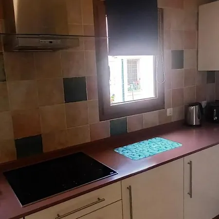 Beautiful, Spacious Villa, Heated Pool, Sleeps Eight, With Quality Furnishings Villa *