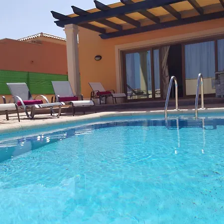 Beautiful, Spacious Villa, Heated Pool, Sleeps Eight, With Quality Furnishings Caleta De Fuste