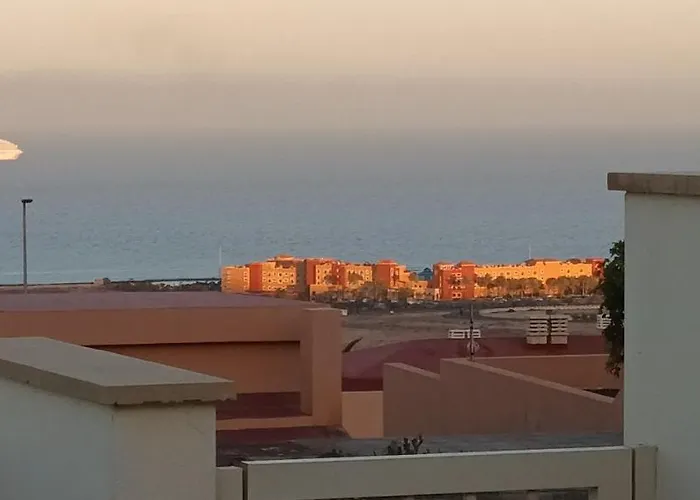 וילה Beautiful, Spacious Villa, Heated Pool, Sleeps Eight, With Quality Furnishings קלטה דה פוסטה