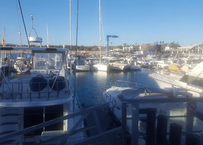 Beautiful, Spacious Villa, Heated Pool, Sleeps Eight, With Quality Furnishings * קלטה דה פוסטה