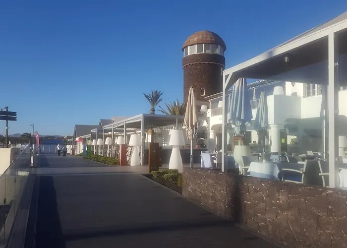 Beautiful, Spacious Villa, Heated Pool, Sleeps Eight, With Quality Furnishings קלטה דה פוסטה