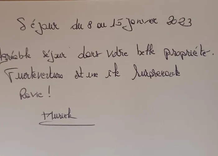 וילה Beautiful, Spacious Villa, Heated Pool, Sleeps Eight, With Quality Furnishings *